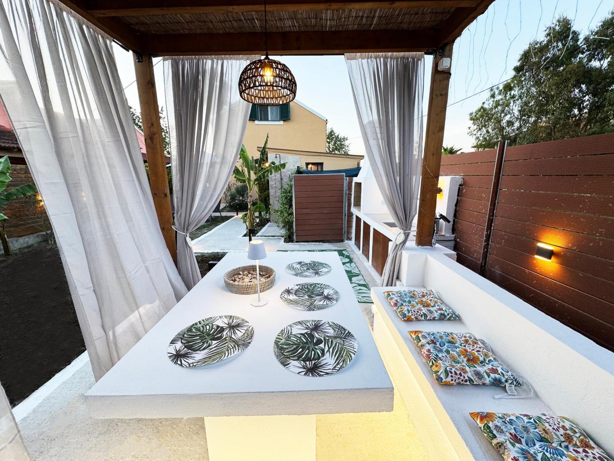 Burnelia Vacation House Лефкіммі Екстер'єр фото